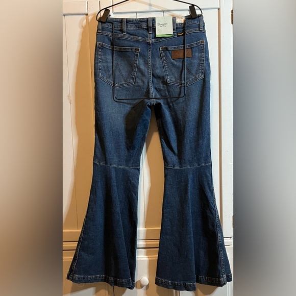 Wrangler Retro Flare Leg Stretch Jeans NWT 30x32 - Picture 8 of 14